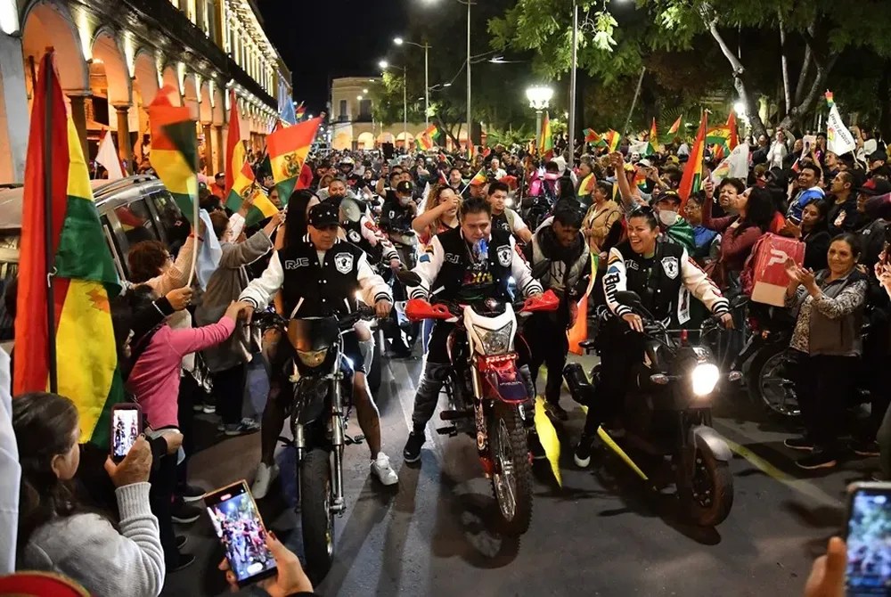 Masiva marcha en Bolivia aumenta la presión sobre Rodrigo&nbsp;Paz
